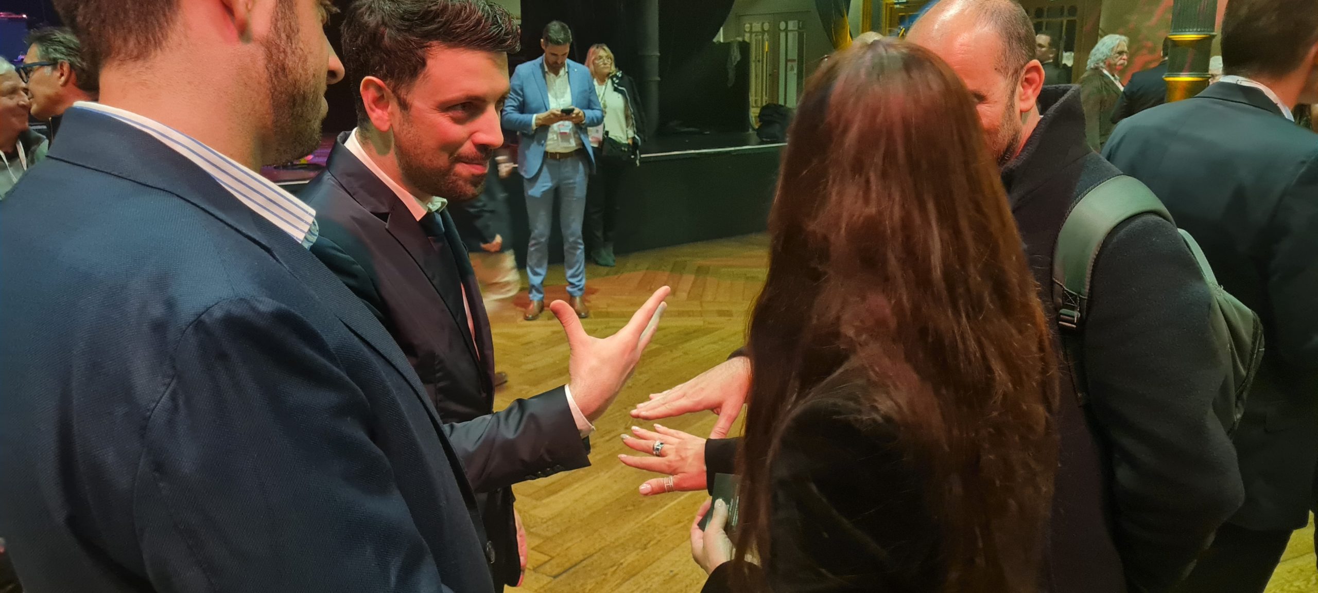 Magicien Mentaliste pour soirée d'entreprise By LUDIMUS Creative Events